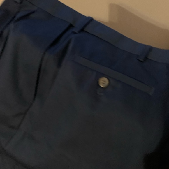 Haggar Mens Classic Fit Premium Khaki, 40x30, Pleated, Premium No Iron - Picture 12 of 13